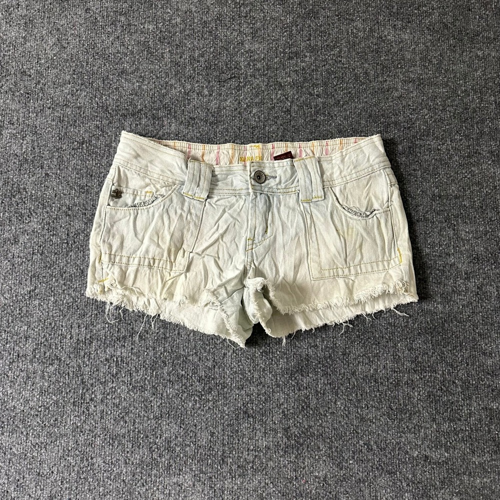 Zana-Di Shorts Womens Size 11 Light Wash Denim Y2K Low Rise Raw Hem Frayed